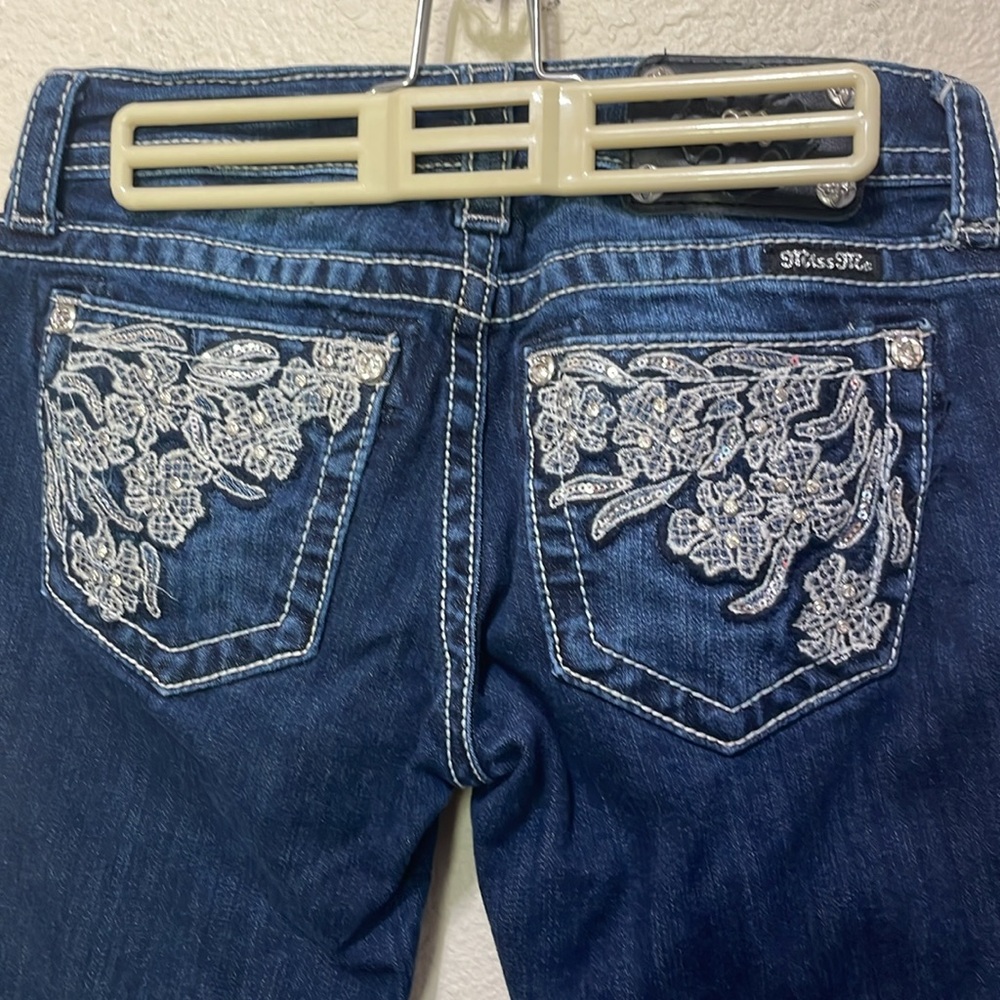 Miss Me Women's Cuffed Capris. Very Good Condition. Size 26.